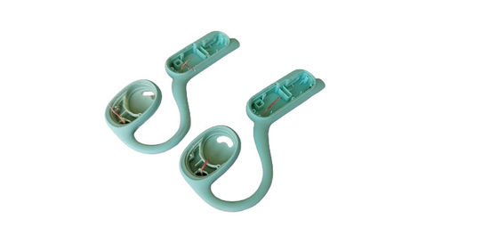Tai nghe tùy chỉnh OW TWS với vỏ nhựa silicone và tai nghe Bluetooth bao gồm phụ kiện silicone